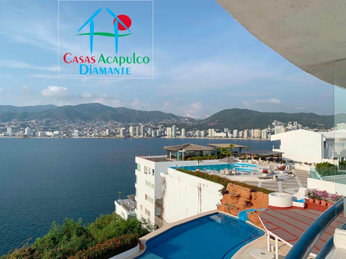 Imagen 5 de 14 de Cad Calypso 302. Terraza Con Vista A La Bahía De Santa Lucía