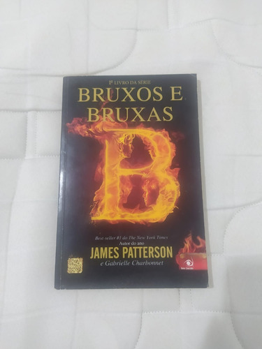 Livro Bruxos E Bruxas - James Patterson