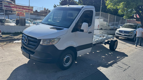 Mercedes-Benz Sprinter 516 LARGA CHASIS CABINA