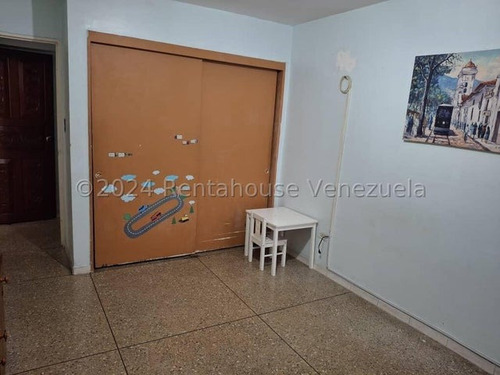 Apartamento En Venta En Urb. El Centro #25-14456 Rm
