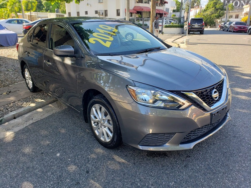 Imagen 6 de 10 de Nissan Sentra 2019 Gris