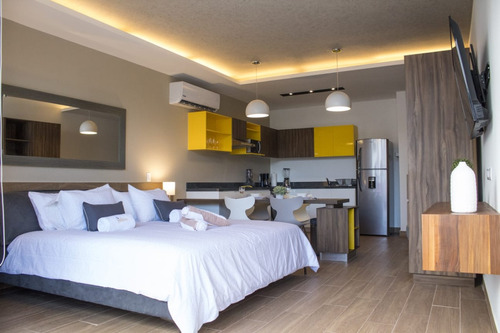 Departamento En Venta En Playa Del Carmen, The Yellow, Tipo Estudio, Amueblado En Excelente Ubicación.