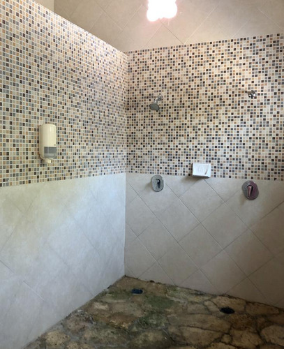Edificio Con Locales Comerciales, Alberca Y Estudios En Playa Del Carmen P3265