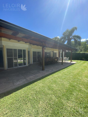 Casa En Venta 4 Amb En Parque Leloir