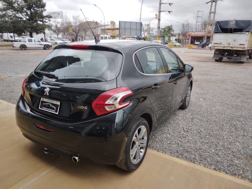 Imagen 5 de 12 de Peugeot 208 Feline Pack Cuir 2014