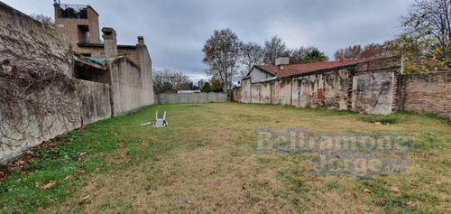 Imagen 3 de 4 de Gran Terreno Libre En Venta En Barrio Centro De Granadero Baigorria. Único En La Zona