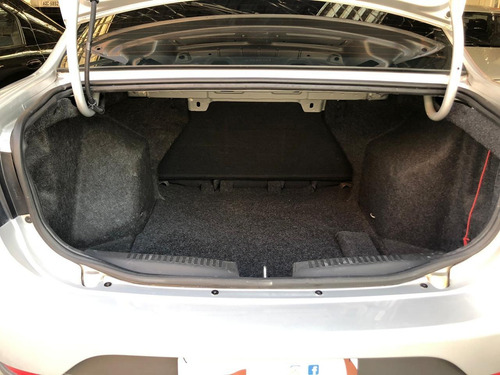 Fiat Grand Siena 2013 1.6 16v Essence Flex Dualogic 4p