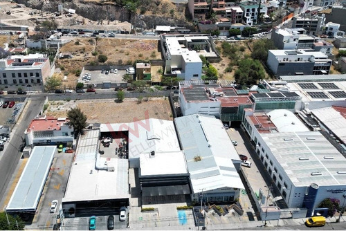 Local Comercial En Renta De 720 M2 Sobre Bernardo Quintana, Querétaro