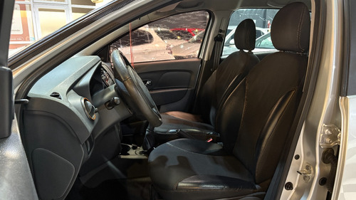 Renault Sandero Stepway 1.6 Dynamique 105cv