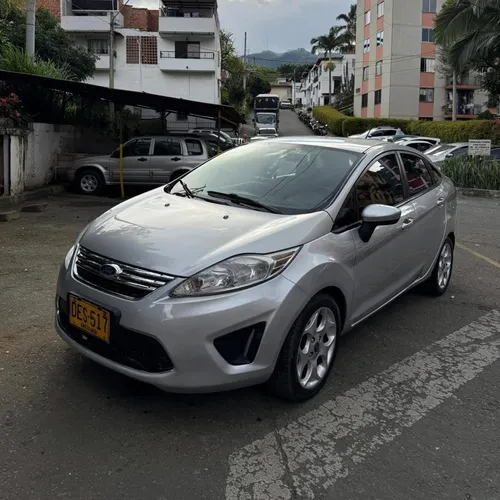 Ford Fiesta 1.6 Hatchback Mecánica