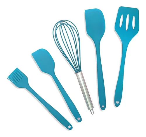Kit de 5 utensílios de cozinha em silicone na cor azul, incluindo fouet, espátulas e pincel culinário dispostos sobre fundo branco.