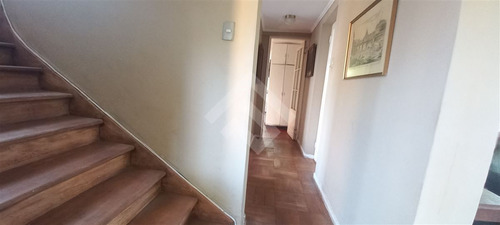Casa En Venta De 5 Dorm. En Ñuñoa