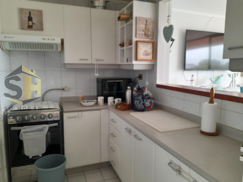Se Vende Bonito Dpto A Metros De Playa Amarilla, Concón.