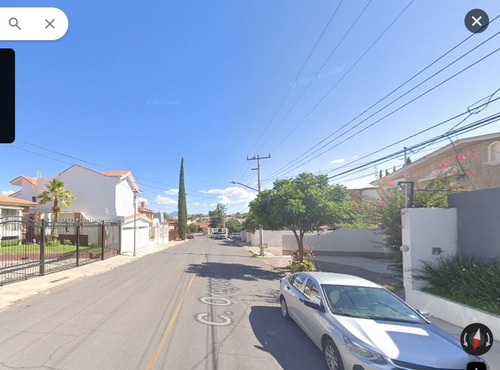 Casa Con Alberca Ubicada En Colonia Quintas Del Sol Etapa Ii En Chihuahua, Con 5 Recamaras Y 405m2, A Solo Unos Minutos De Club Campestre Chihuahua.