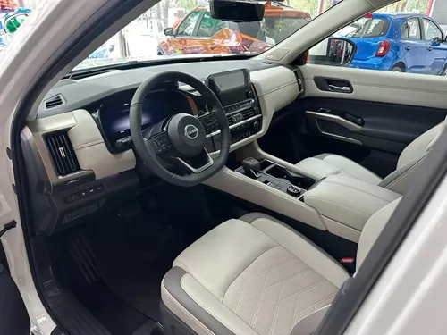 Nissan Pathfinder 3.5 Platinum 4x4 At