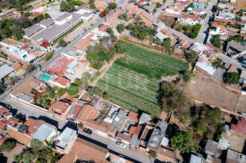 Lote En Venta, Media Hectárea De Terreno En El Centro De Mascota, Jalisco.