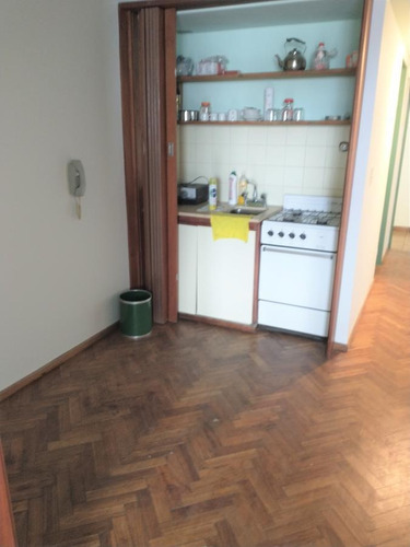 Imagen 4 de 7 de Departamento 1 Ambiente Amplio Apto Uso Profesional/comercial, Cocina, Baño. Exc Estado