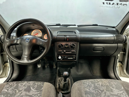 Chevrolet Corsa 1.0 Wimilenium 5P