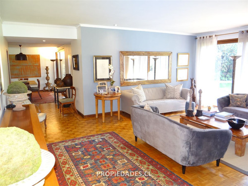 Casa En Venta De 4 Dorm. En Las Condes
