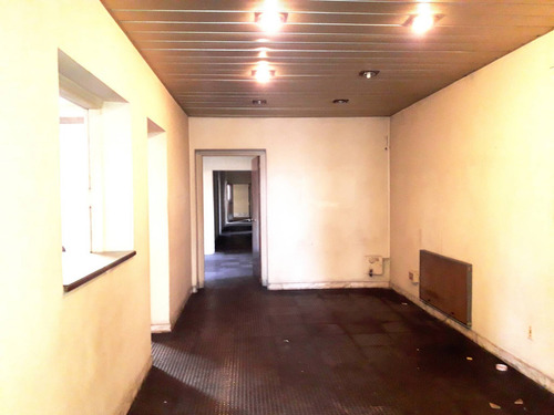 Imagen 2 de 9 de Alquiler - Oficina En Centro Con 320m2 - 18 Y Michelini