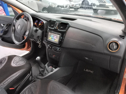 Imagen 14 de 19 de Renault Stepway 1.6 Privilege 2017 - Centro Automotores