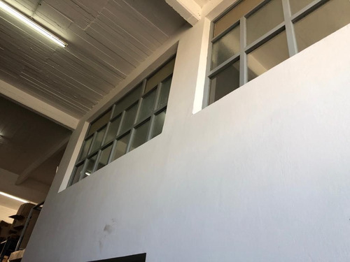 Imagen 10 de 14 de Gran Galpón De 354 M2 Cub. En Venta, En Ituzaingó Centro