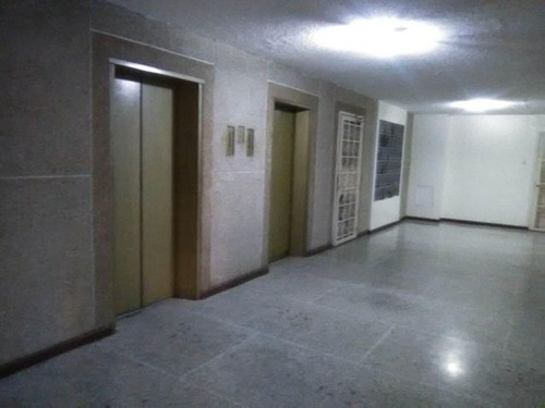 Imagen 2 de 11 de Vendo Apartamento En Urbanización Los Nísperos (turmero), Código 23-7025 Carlos M. 04243535083