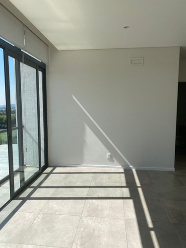 Excelente Departamento En Renta De 2 Recámaras En Classiqa Chapalita Con Aire Acondicionado, Amenidades, Alberca Climatizada, Gimnacio, Area De Juegos Infantiles, Vigilancia Las 24 Horas