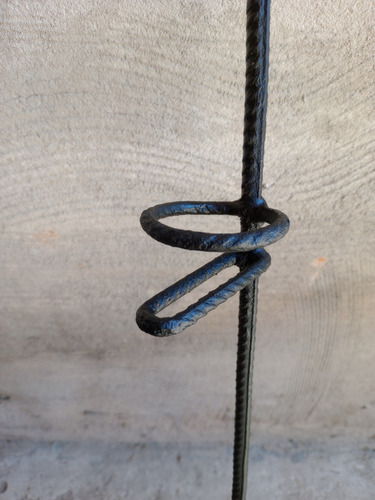 Soporte Para Caña De Pescar Hierro Pintado 57 X 4 Cm. (Usado)