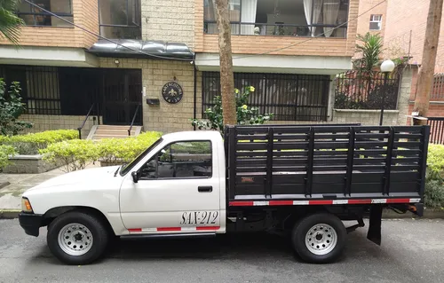 Toyota Hilux Estacas 4x2