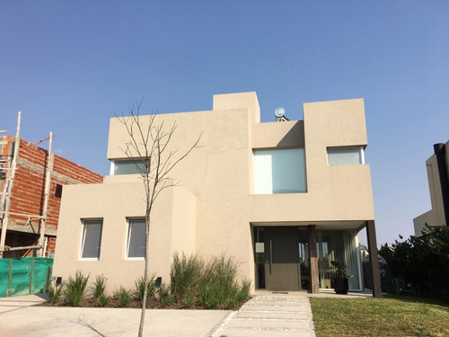 Casa  En Venta Ubicado En Tipas, Nordelta, Tigre