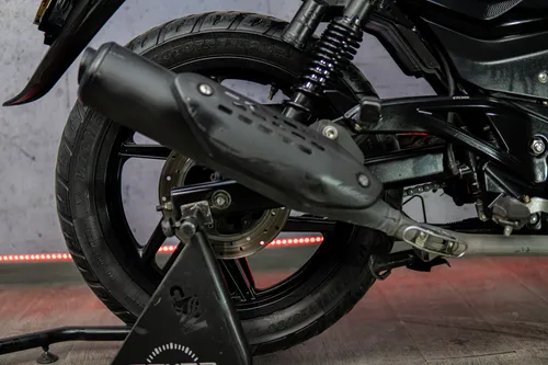 Bajaj Pulsar 180 Fi Neon 2022