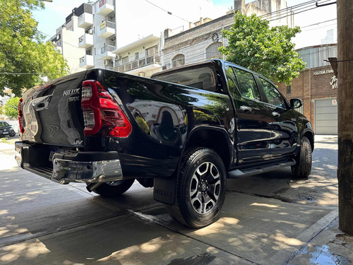 Imagen 8 de 21 de Toyota Hilux 2022 2.8 Cd Srx 204cv 4x2 At