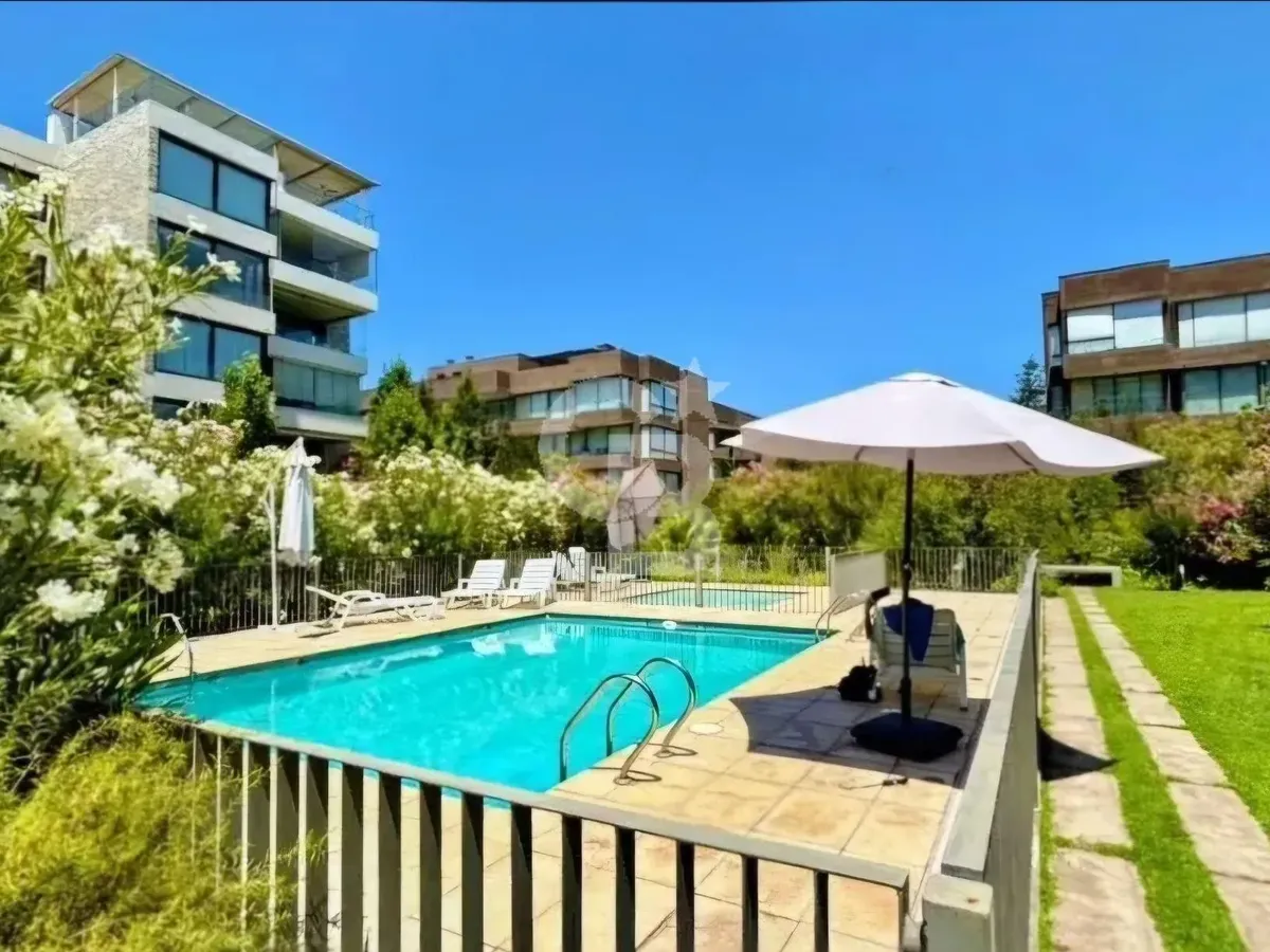 Imagen 1 de 15 de Penthouse Moderno Con Rooftop Y Vistas Despejadas