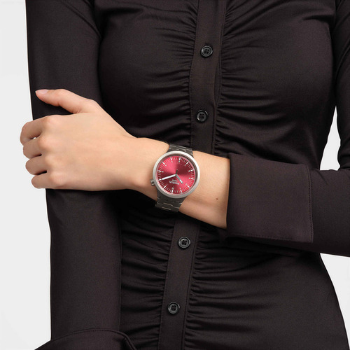 Reloj Swatch Scarlet Shimmer De Acero Inoxidable Sbo7s104g Color de la malla Gris Color del bisel Rojo Color del fondo Rojo