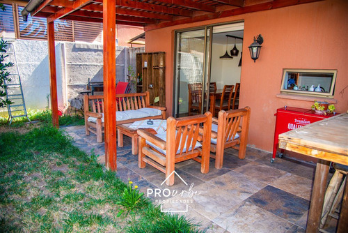 Gran Oportunidad! Casa En Venta De 3 Dorm. En La Florida