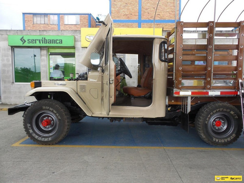 Imagen 8 de 25 de Toyota Land Cruiser Estacas