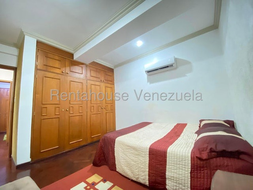 En Venta Hermoso Apartamento En Urb. La Soledad #25-21841 Rm