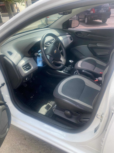 Imagen 8 de 18 de Chevrolet Onix 2016 1.4 Lt 98cv