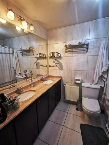 Casa En Venta De 5 Dorm. Alto Macul En La Florida