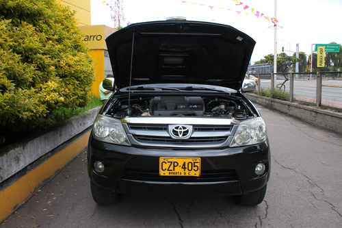 Toyota Fortuner 3.0 Sr5 Diésel 4x4 At
