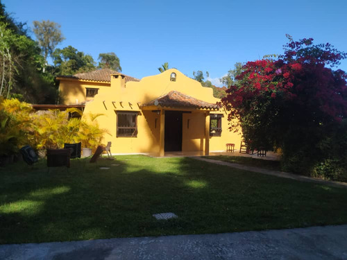 Casa De Estilo Español En Alquiler En La Suiza San Antonio