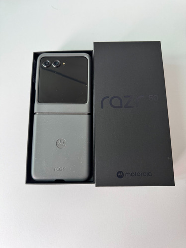 Motorola Razr 50 Gris Dual Sim 12gb + 512gb (Usado)