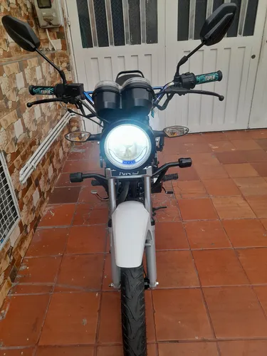 Vendo Moto Modelo 2024 Con 13.000 Kilómetros Unico Dueño