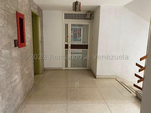 Bello Apartamento En Venta Altamira 24-21112 Amc
