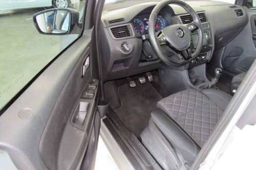 Volkswagen Fox 1.6 16v Msi Highline (flex)
