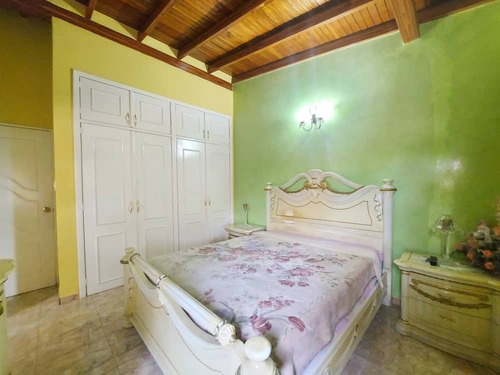Townhouse En Venta En Araguama Country, Maracay