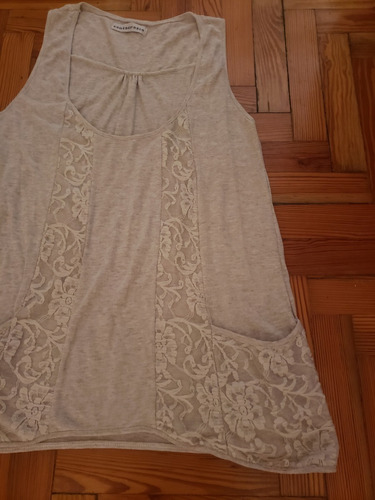 Remera Larga Con Encaje Color Crudo Melange