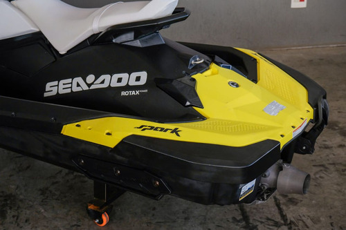 Jet Ski Sea Doo Spark 2up 60hp