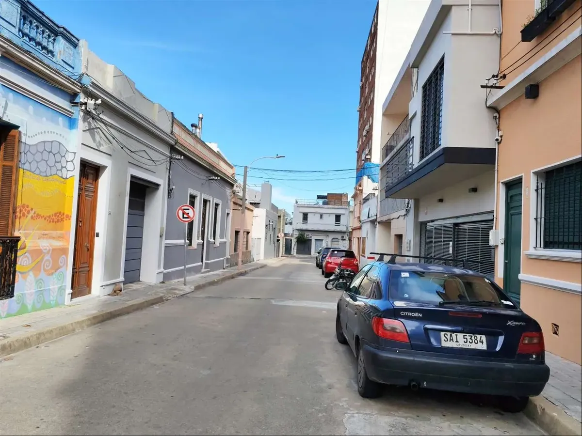 Alquiler Apartamento De 1 Dormitorio Y Terraza, Segundo Piso Por Escalera · Foto 2